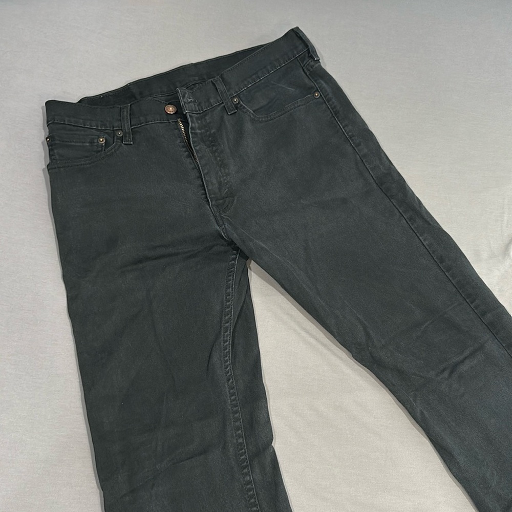Black Levi’s Jeans